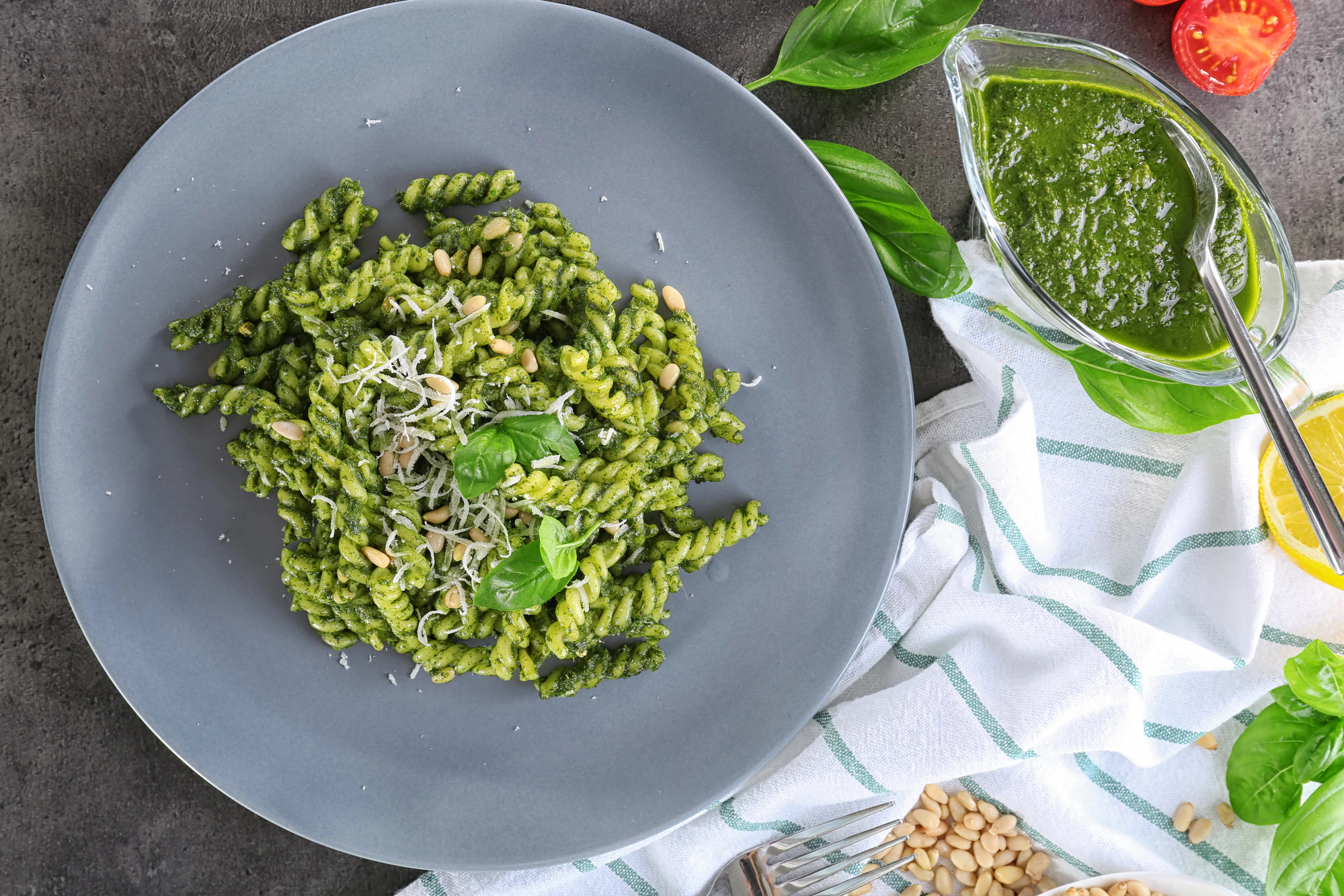 Pasta al pesto y deliciosa salsa pesto