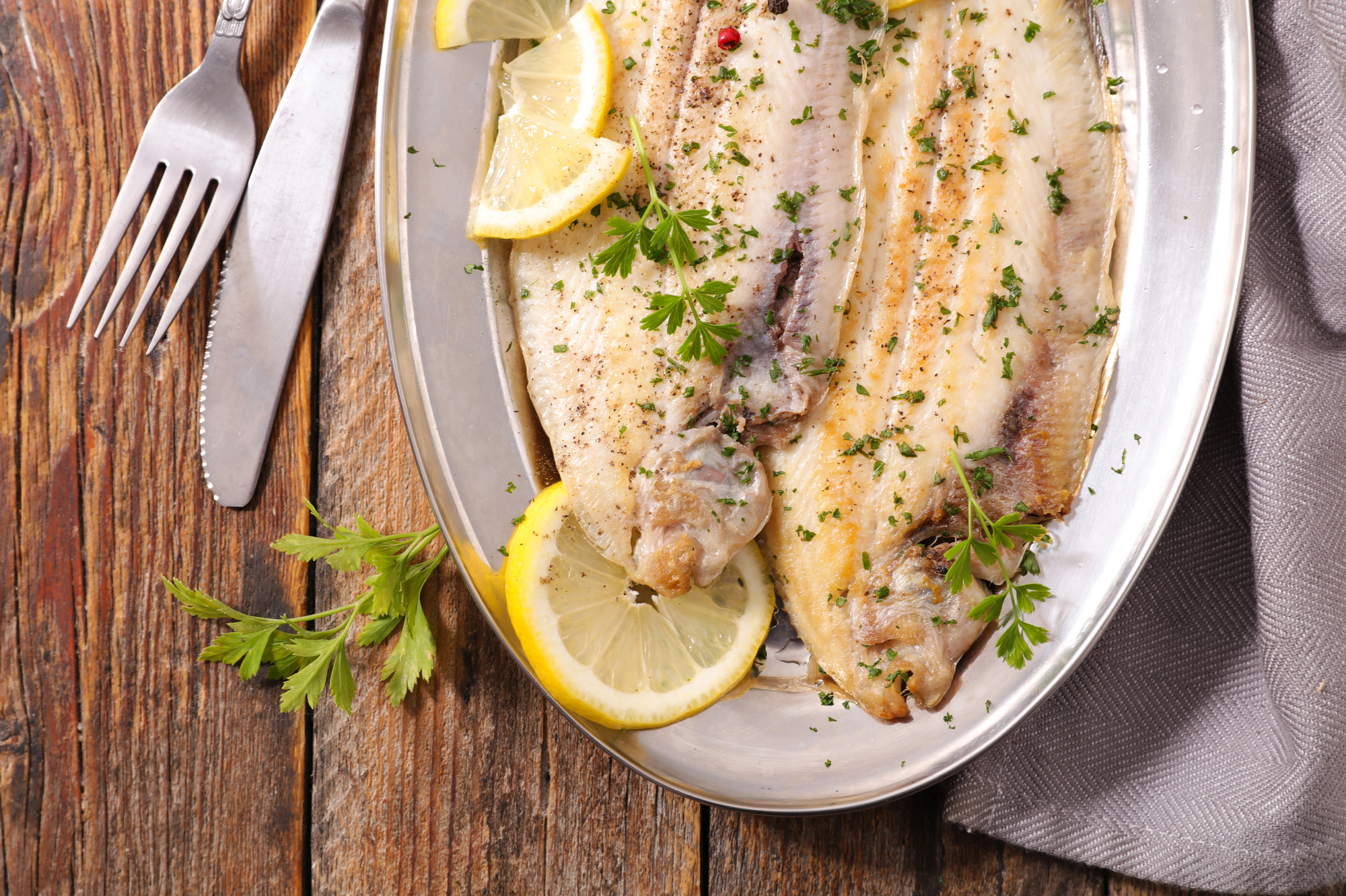 pescado a las finas hierbas delicioso